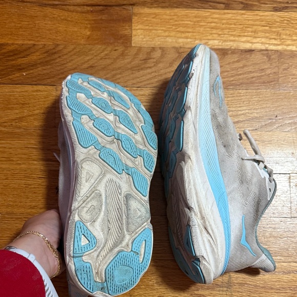 Hoka Women's Clifton 9 - Picture 3 of 4